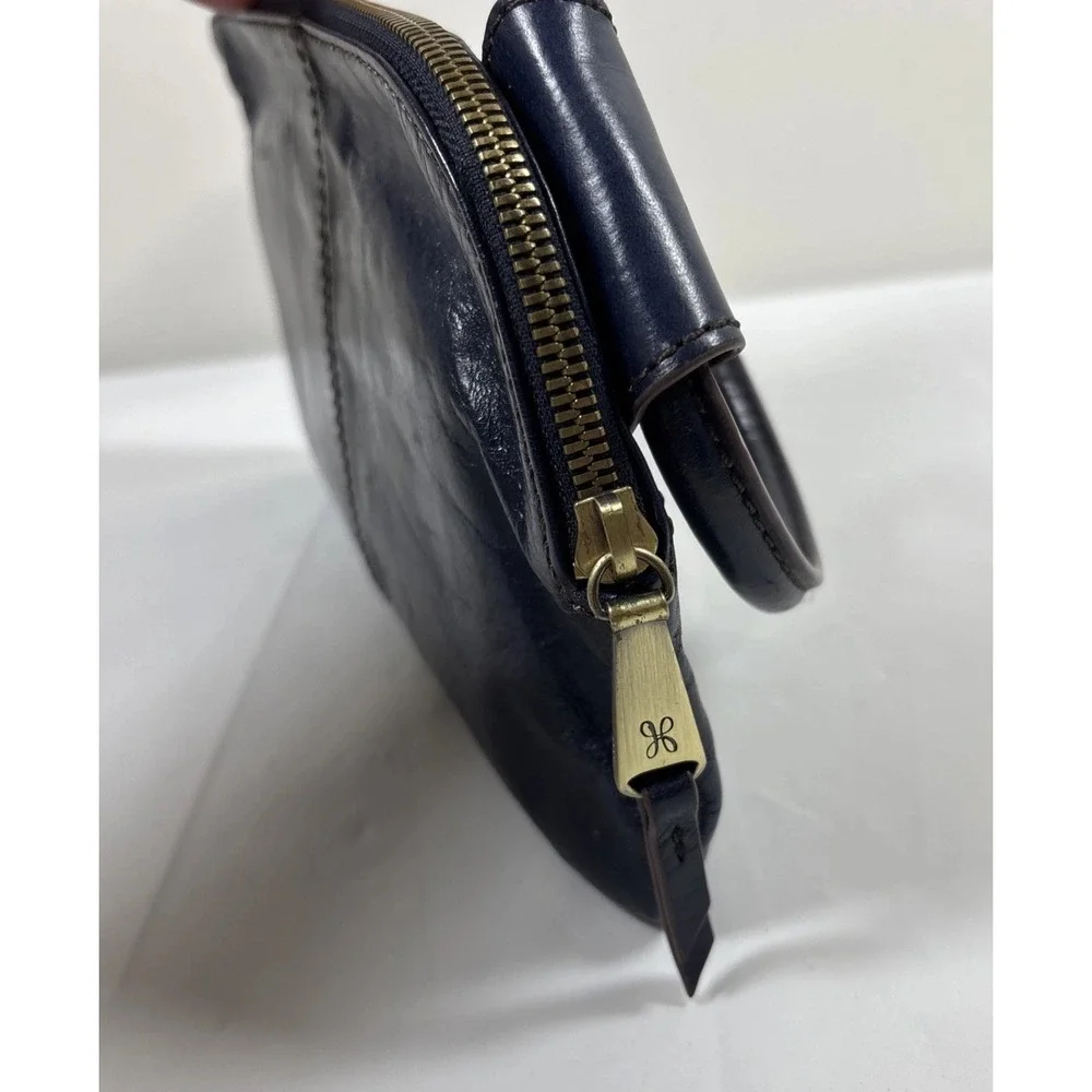 HOBO International Navy Polished Leather Sable Wristlet Circular‎ Handle Preppy